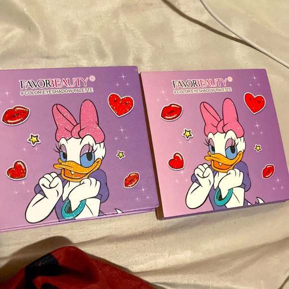 FavorBeauty 9 color eyeshadow palette - Picture 2 of 4